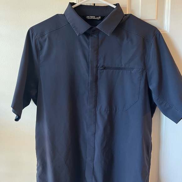 Arc’Teryx men’s tech polo size small - Picture 1 of 3